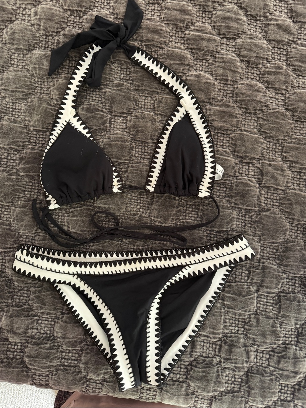 Seafolly Black and White Crochet-Trim Bikini top size 12 bottoms 10